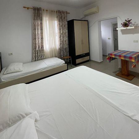 Guest House Lionel Драч Екстериор снимка