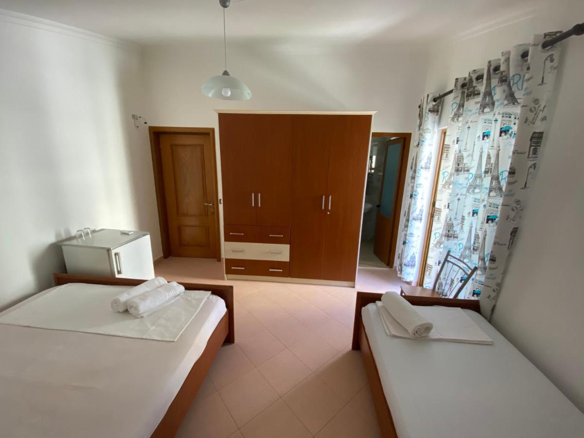 Guest House Lionel Драч Екстериор снимка
