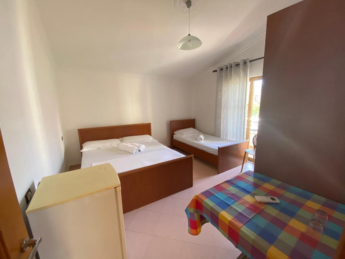 Guest House Lionel Драч Екстериор снимка
