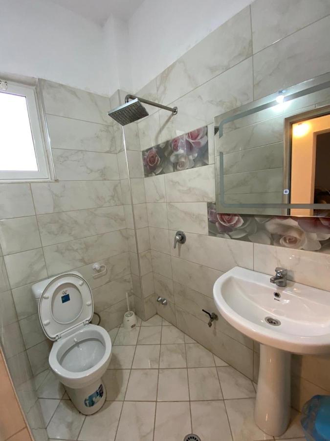 Guest House Lionel Драч Екстериор снимка