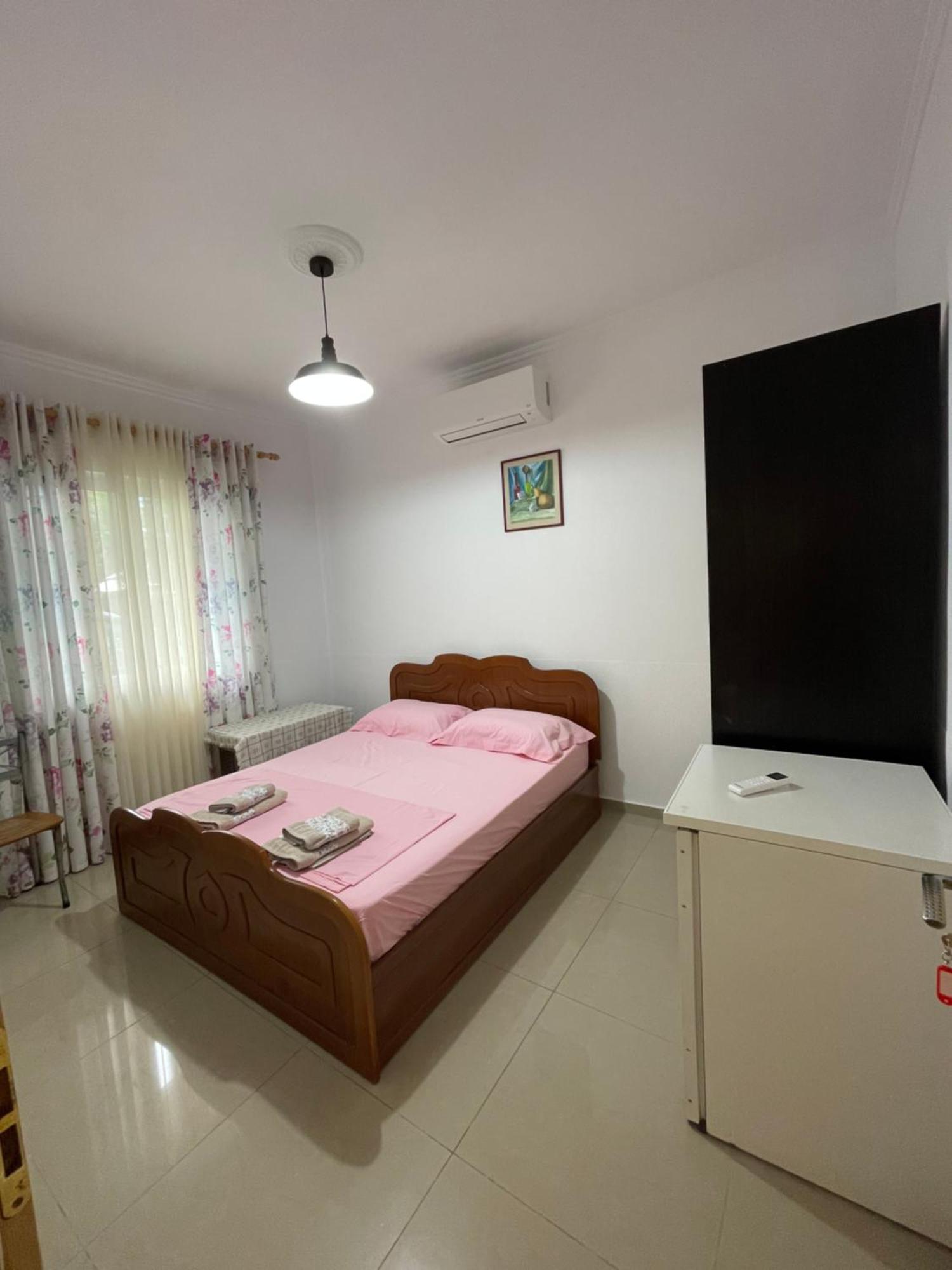 Guest House Lionel Драч Екстериор снимка